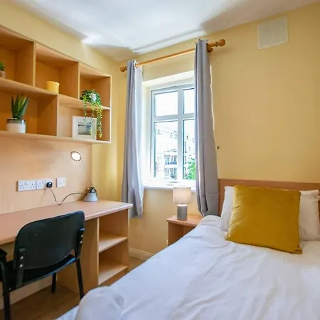 106 - The Townhouse By Shortstays * Galway