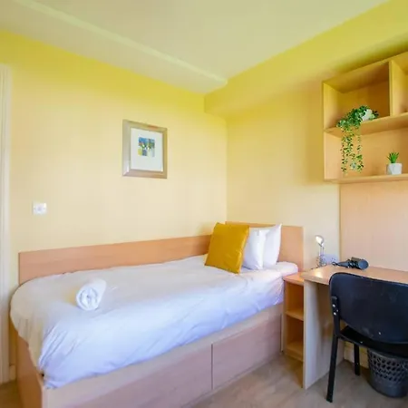106 - The Townhouse By Shortstays *
