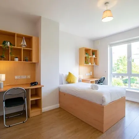 Holiday home 106 - The Townhouse By Shortstays *