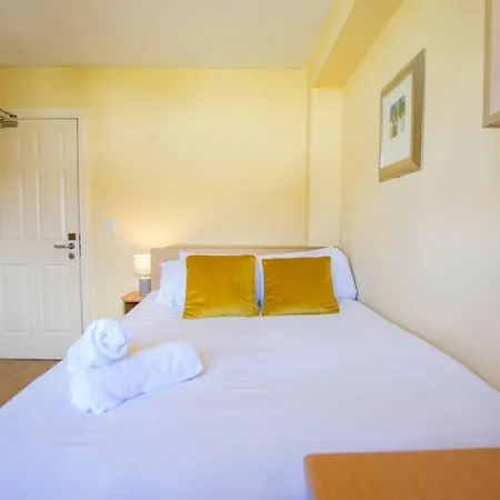106 - The Townhouse By Shortstays Holiday home