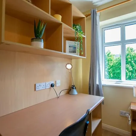 106 - The Townhouse By Shortstays